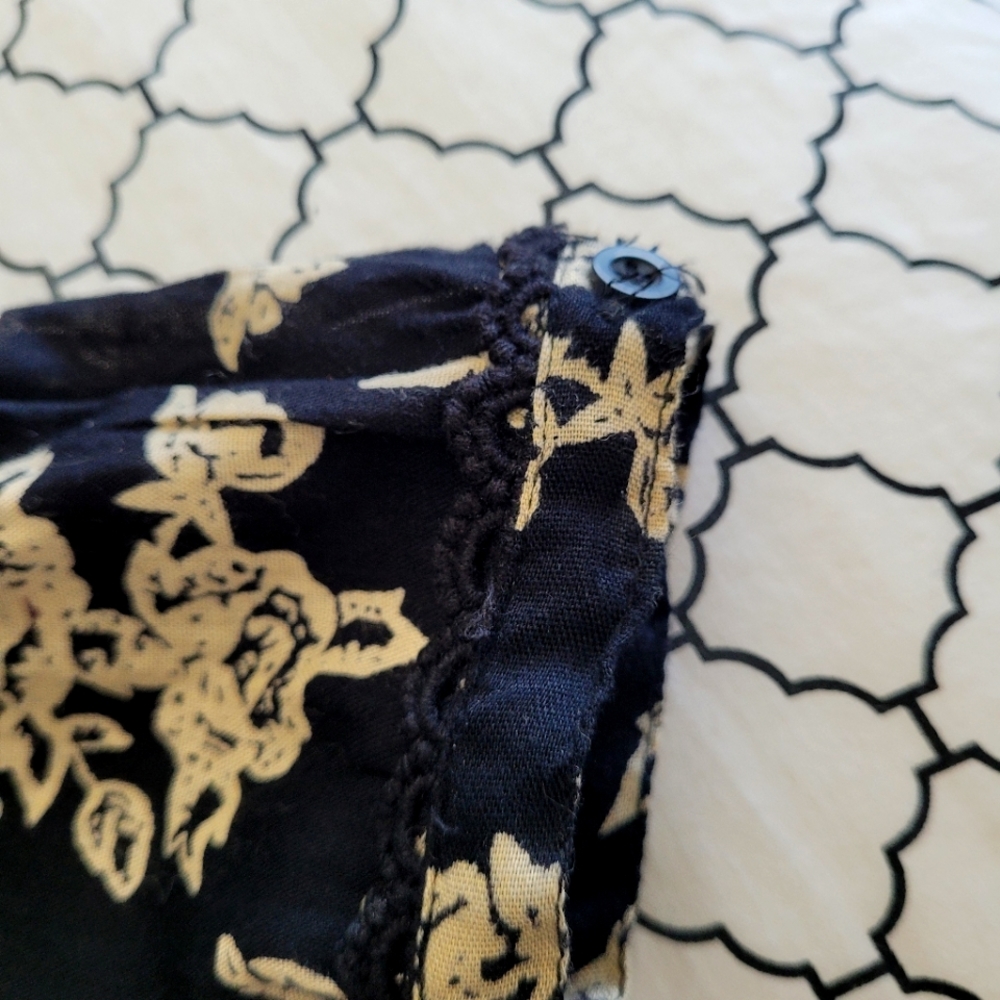 Volcom mini skort. - Picture 6 of 9